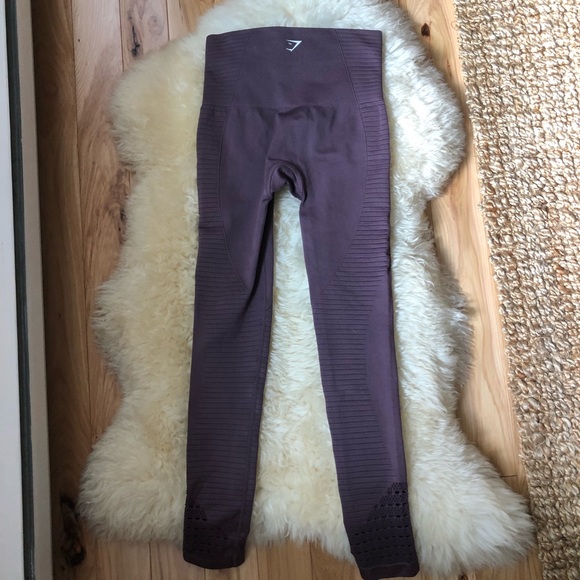 Like New GymShark Seamless Highwaisted Leggings - Picture 6 of 8